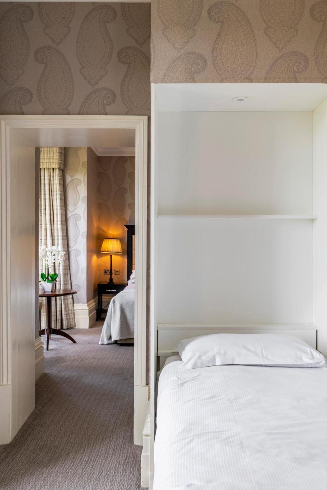 Junior Suite,1620979260:JPEG