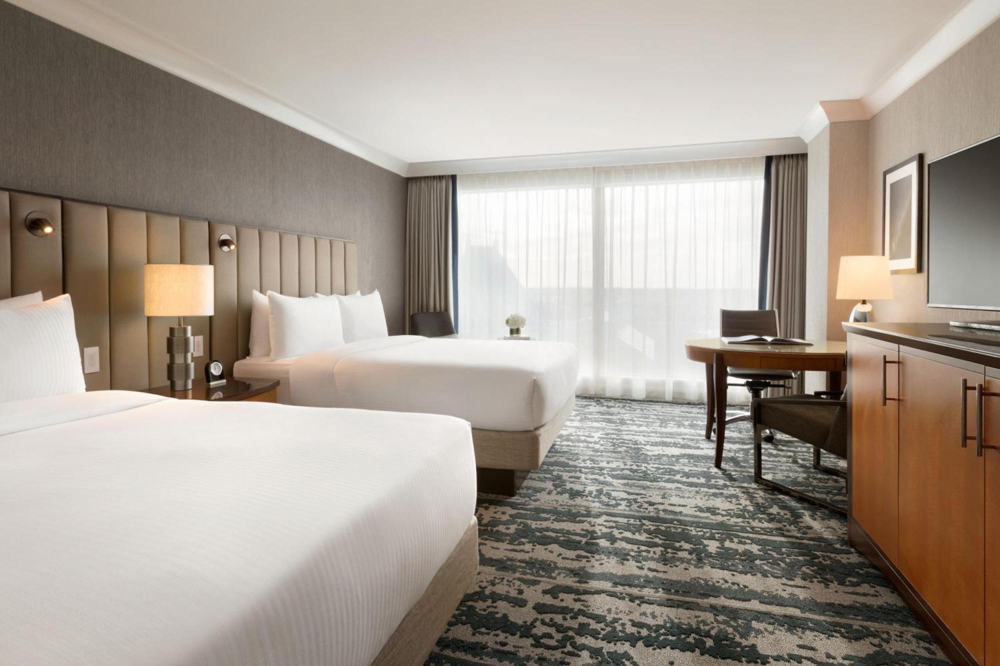 Fairmont Room King Bed,1706824549:JPEG