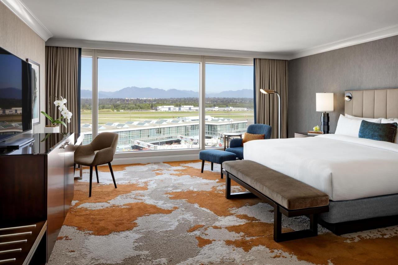Signature Runway King Room View,1706824549:JPEG